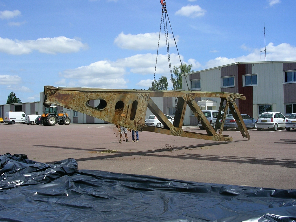 20110601 WHALE:BALEINE 2 Arrives in Vire From Brécey 09.jpg